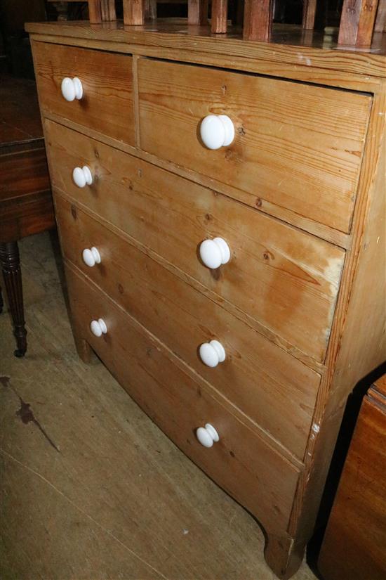 Pine chest of drawers